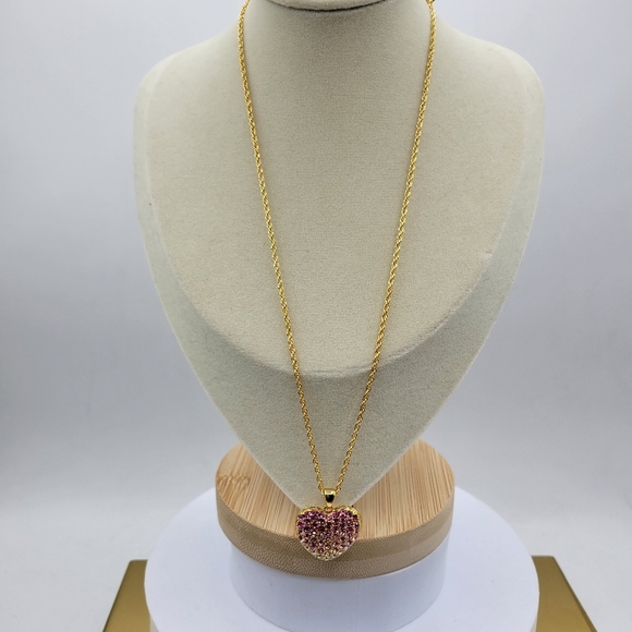 Vintage/Retro Pink Rhinestone Heart Necklace • Shiny Goldtone - Picture 5 of 6
